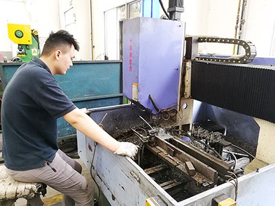 億東產品數(shù)控鉆銑